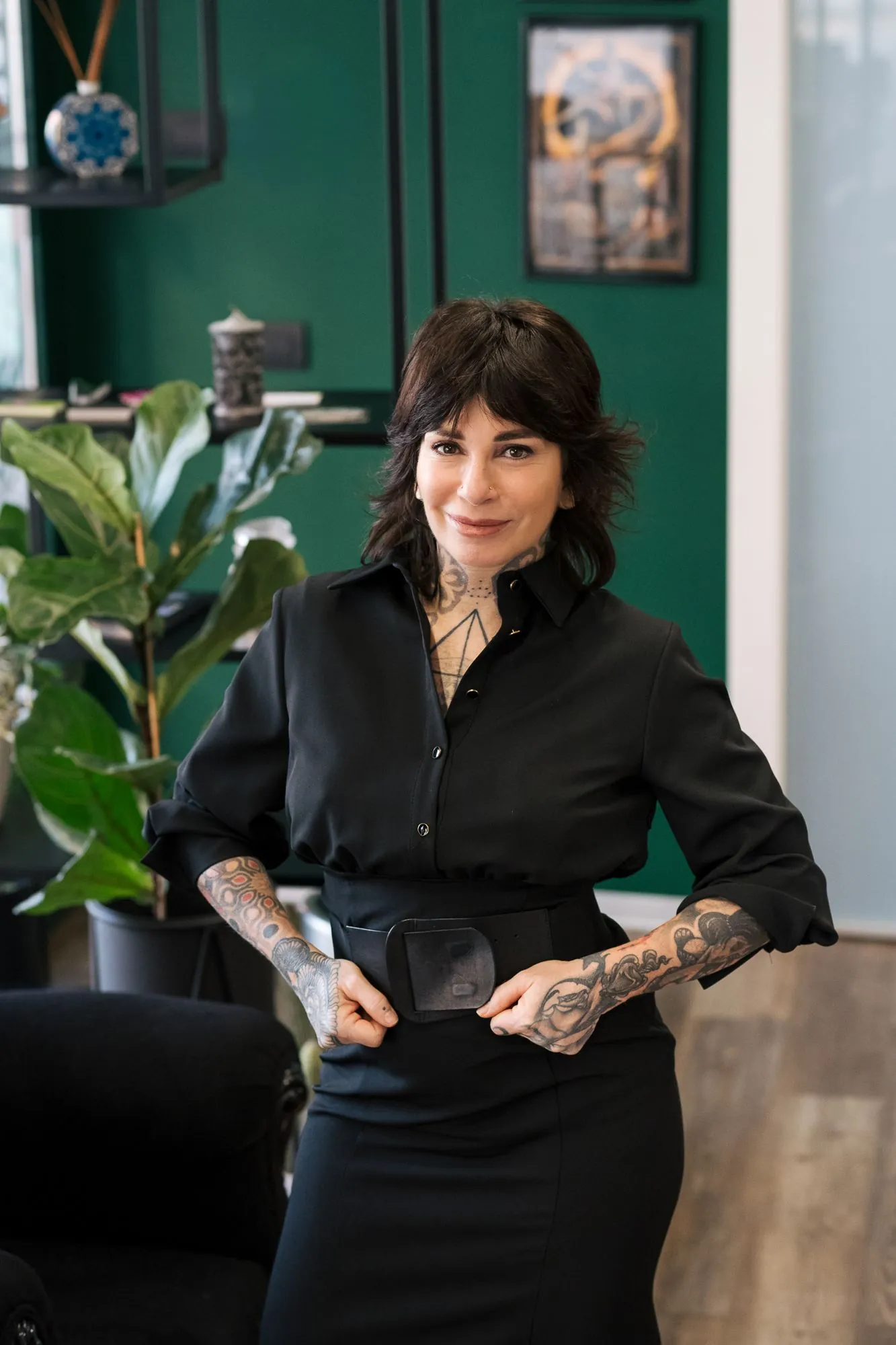 Ritratto di Lisa Peri, founder di Le Tatuarti Beauty, nello studio di Pordenone